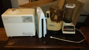 lot 566 image: Vintage Small Appliances.