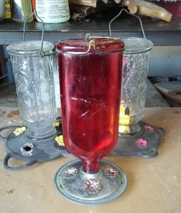lot 621 image: Hummingbird Feeders (3)