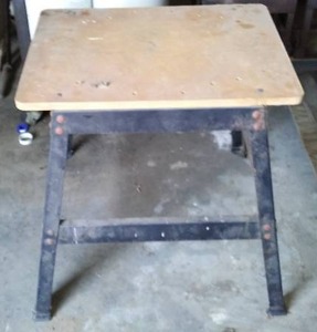 lot 629 image: Universal Power Tool Stand.