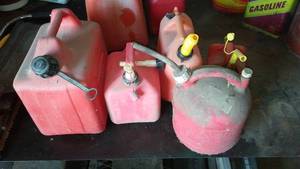 lot 633 image: Gas Cans (5), 1-5 Gallon Size.
