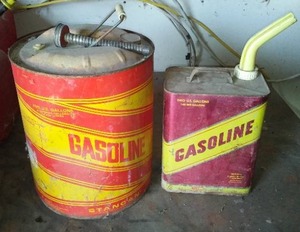 lot 635 image: Metal Gas cans (2).