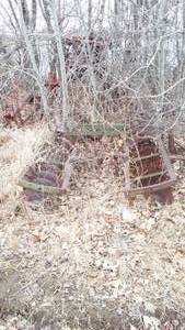 lot 801 image: Disc Plow. appears trailer tongue is twisted