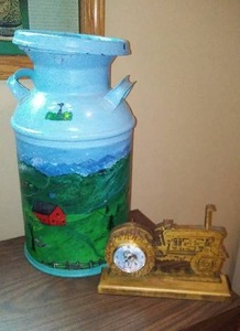 lot 923 image: Beautiful Hand Painted and Craved Art.