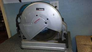 lot 979 image: Makita 2414NB Chop Saw.