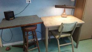 lot 992 image: Vintage 1940 Lamp, Worktable, Desk And More