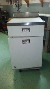 lot 958 image: Vintage Customatched Cabinet. On rolling Cart.