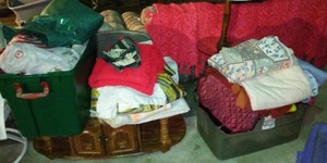 lot 727 image: Large lot of Misc. Blankets in (2) Rubbermaid Totes and Box