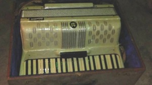 lot 692 image: Silverstone Accordion. Excellent Condition