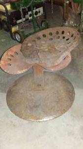 lot 762 image: Tractor Seat (2)