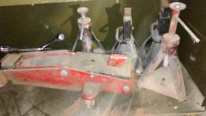 lot 651 image: Floor Jack, Bottle Jack (4)