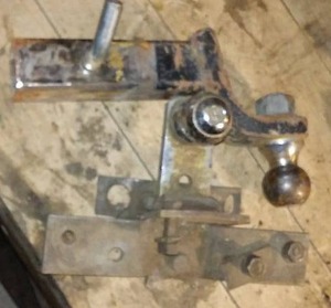 lot 669 image: Receiver Hitch (2) 1 18 And 2 In. Ball.