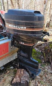 lot 612 image: Mercury 35 HP Motor. Electric Start.