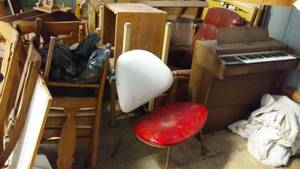 lot 756 image: Vintage Furniture. MCM Chair
