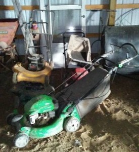 lot 838 image: Push Mowers (4).