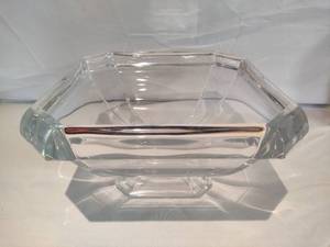 lot 14 image: MIKASA Crystal Neo Classic Pedestal Bowl