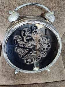 lot 17 image: Exposed Gear Clock