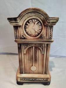 lot 38 image: Vintage MCCOY Grandfather Clock Cookie Jar