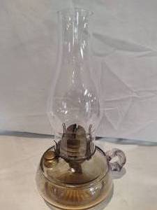 lot 47 image: Vintage Oil Lamp