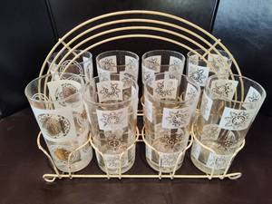 lot 49 image: MCM Highball Glasses wCarrier