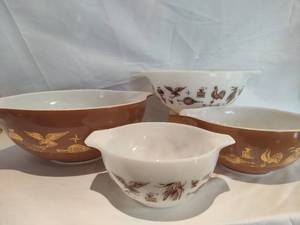 Vintage Pyrex "Early American" Mixing Bowls