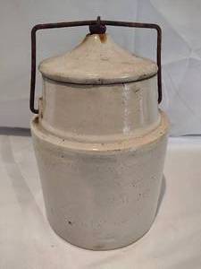 lot 59 image: Stoneware Crock wLid