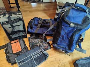lot 84 image: Misc Luggage