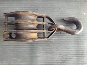 lot 97 image: Vintage Cast Iron Pulley