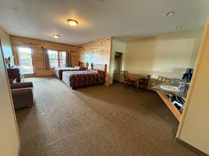 2 Room Lodge Escape  I  Crane Lake, MN  I  May 16th - 19th