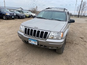 lot 12 image: 2000 Jeep Grand Cherokee