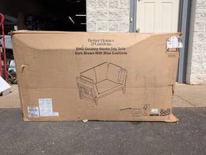NEW BETTER HOMES & GARDENS DELAHEY STUDIO DAY SOFA