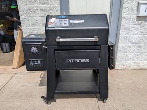 NEW PITBOSS PLATINUM 8-IN-1 GRILL W/ GRILL CONNECT