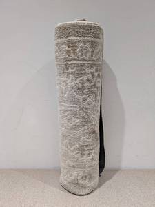lot 51 image: (1) 30x96 EVEREST RUNNER