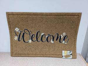 lot 42 image: NEW MOHAWK SPRING COLLECTION DECORATIVE WELCOME DOORMAT