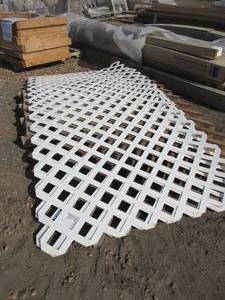 lot 37 image: PLASTIC GARDEN LATTICE SHEETS