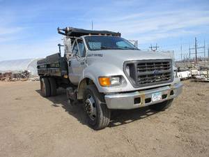 FORD F650 DUMP TRUCK