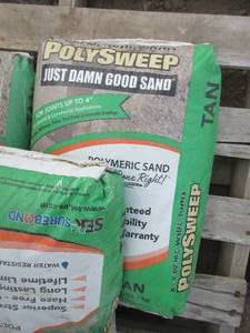 lot 135 image: UNOPENED BAGS OF POLYSWEEP