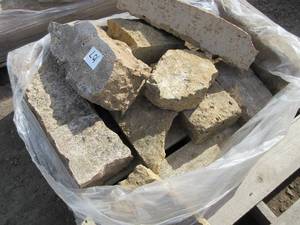 lot 107 image: KASOTA LIMESTONE