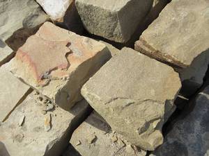 lot 112 image: 8 BUCKSKIN WALL STONE