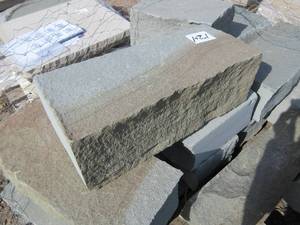 lot 124 image: BLUESTONE WALLSTONE