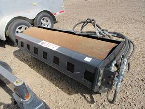 lot 8 image: JCT 72 VIBRATORY ROLLER ATTACHMENT FOR SKID STEER-NEW