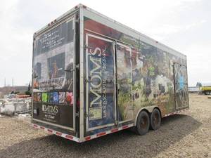 lot 2 image: SHADOW MASTER 26  FOOT ENCLOSED TRAILER