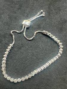 lot 30 image: 12 Carat Diamond Bolo Slide Small Bracelet