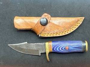 lot 44 image: 6 Damascus Custom Knife with Leather Sheath