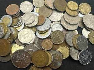 lot 61 image: 1 Pound of Unsearched Foreign Coins
