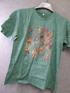lot 16 image: 3- Small Ladies Floral Tshirts...