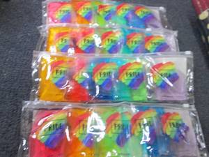 lot 31 image: 4- 5 pc Pride Small Reusable Gel pa...