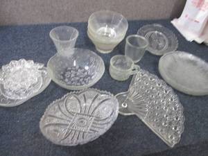 lot 142 image: Box of Assorted Glassware & Beverag...
