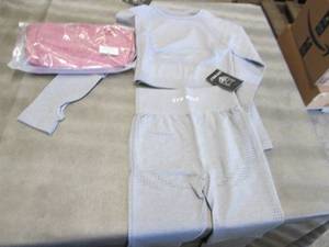 lot 235 image: 2 Ladies Small GymWolf Yoga Sets NW...