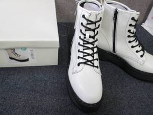 lot 253 image: Size 9.5 A New Day Erin Boots with ...