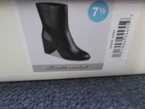 lot 259 image: Size 7.5 A New Day Janelle Boots NI...